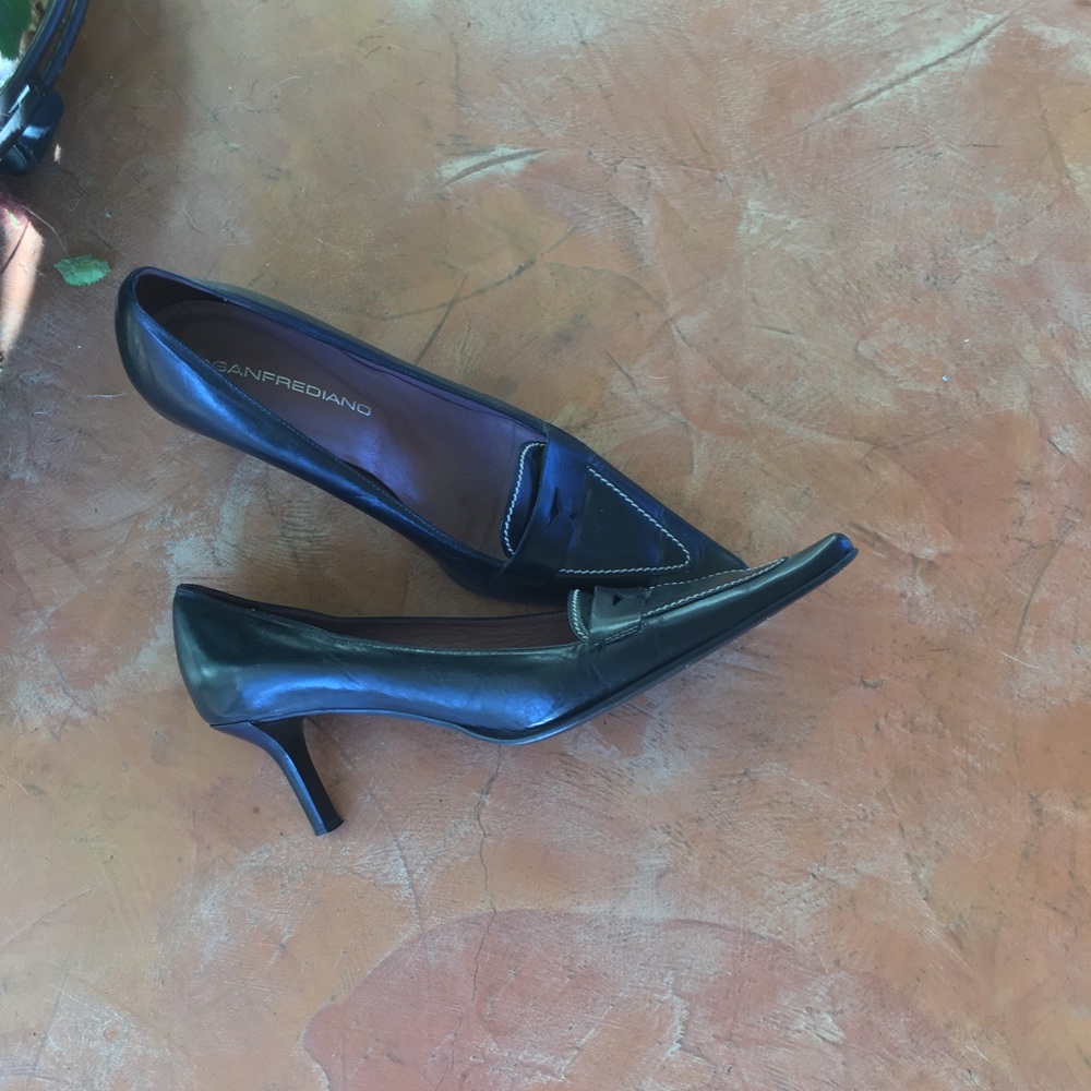 🚨Black “Bandolino Pointy Toe Pumps🚨
